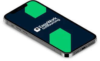 Celular deitado com a marca EasyWork outsourcing na tela azul-marinho