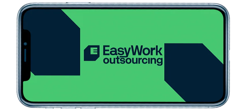 Celular na horizontal com a marca EasyWork outsourcing sobre fundo verde